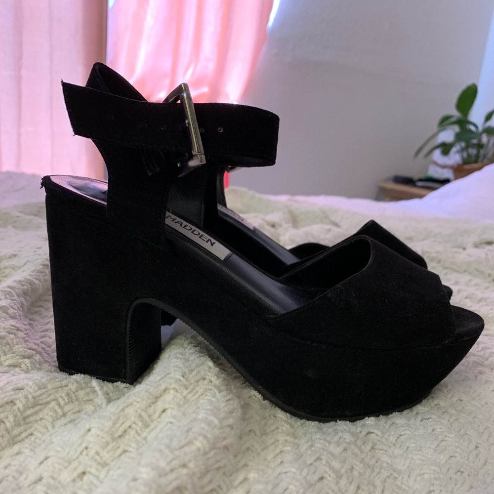 Steve Madden platforms/pums.